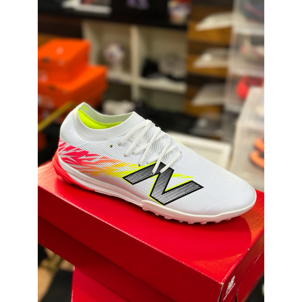 New Balance Furon Pro V8 TF ตัวท็อปร้อยปุ่ม