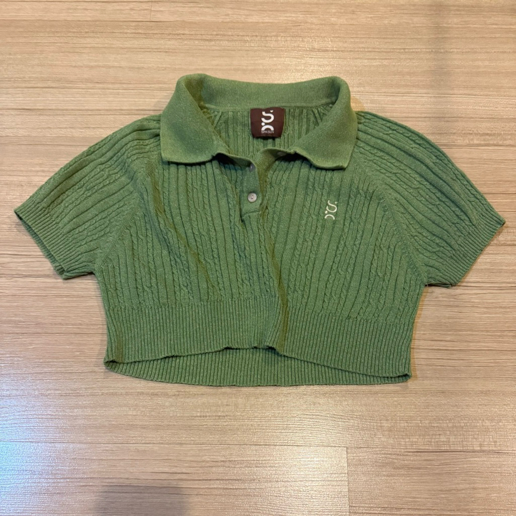 เสื้อครอปถักแขนสั้นคอปกสีเขียวยี่ห้อ 5pm sun มือสอง