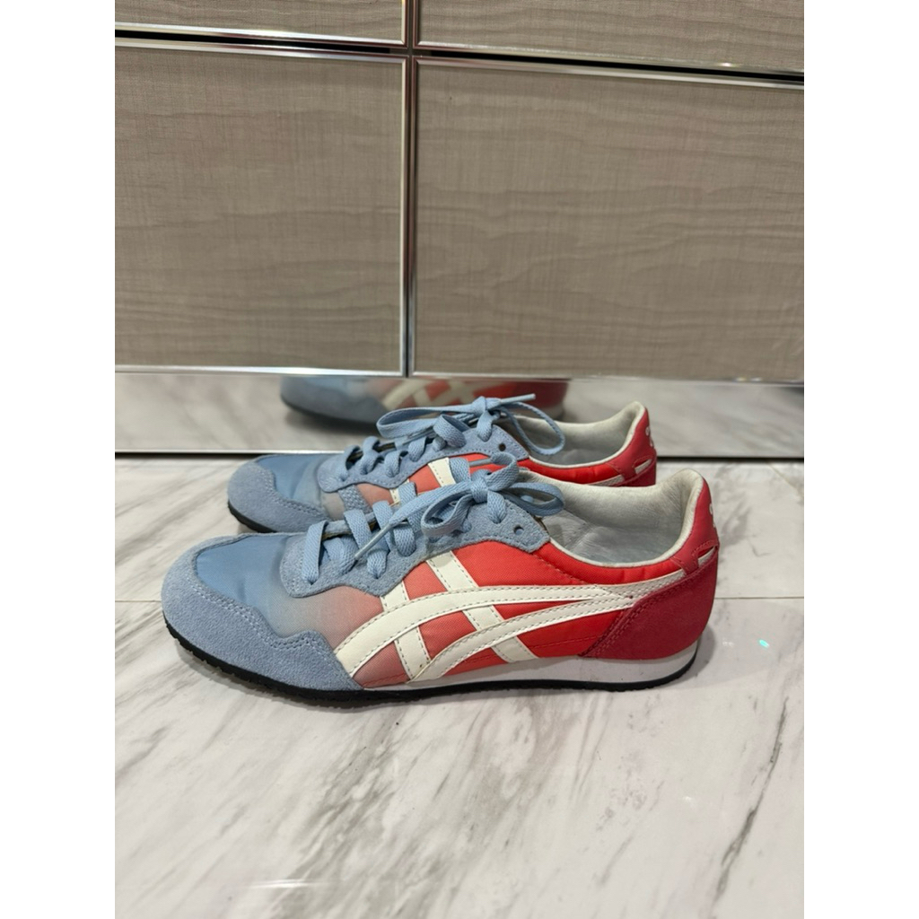 รองเท้าผ้าใบ Onitsuka Tiger มือสอง