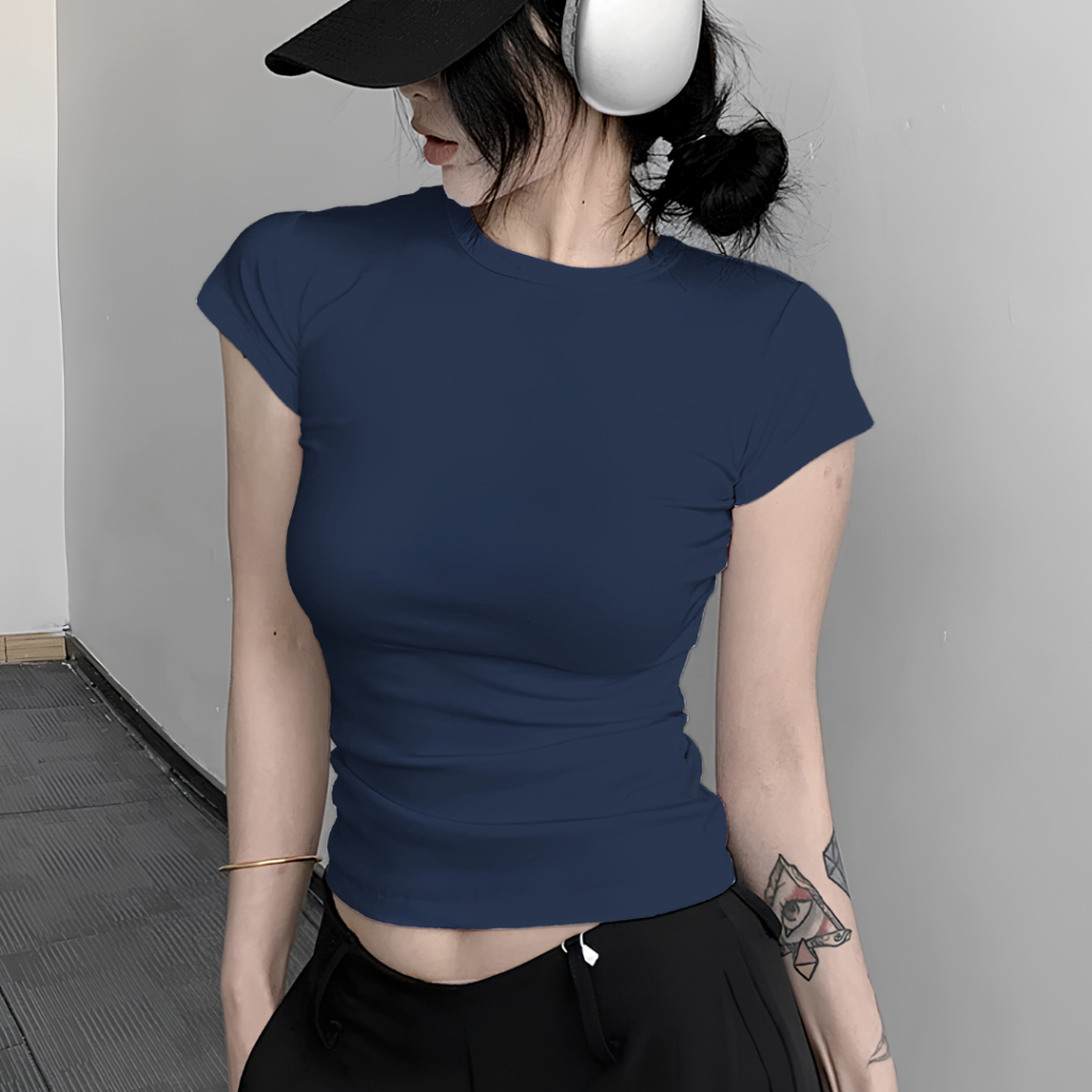 เสื้อยืดเต็มตัวเข้ารูป สวมใส่ได้ทุกลุคแมทซ์ได้ในทุกวันมีหลายสีให้เลือก อย่ารอช้าเอฟเลยมีได้ไม่ซ้ำใคร สินค้าพร้อมส่ง