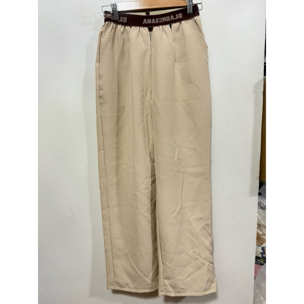 กางเกงผ้าสีครีมขายาวแบรนด์p42by  pitcha ฟรีไซด์มือหนึ่งป้ายห้อย