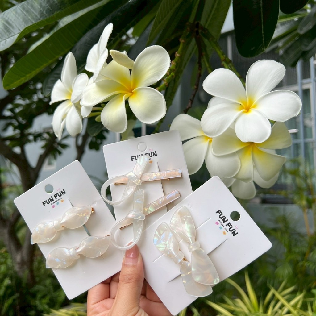 Pearl Bow กิ้บหนีบผม สีมุก สไตล์สุภาพเรียบร้อบ ใช้ได้ทุกงาน สวยทุกโอกาส