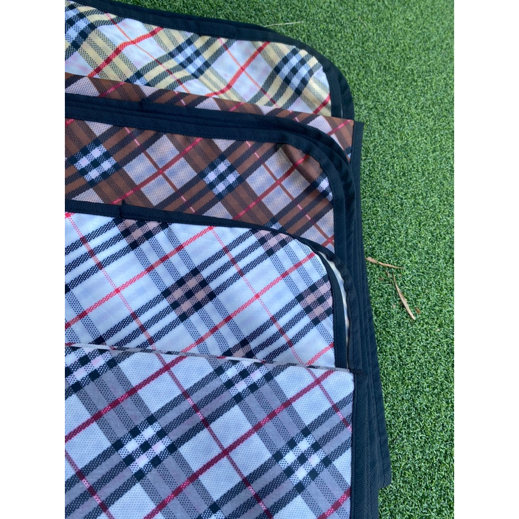 ผ้าปูโต๊ะยางพาราแบบเย็บกุ้นขอบอย่างดี กันน้ำทนความร้อนเช็ดทำความสะอาดง่าย ราคา ถูกที่สุด ดีลบีเคเค แกลเลอรีภาพที่ 2