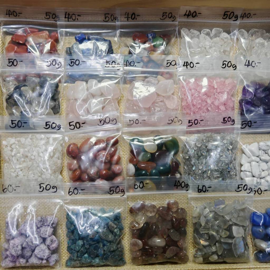 หินธรรมชาติหลากหลายชนิด แพ็คถุงซิบน่ารัก พกพาง่าย (20–50 กรัม)