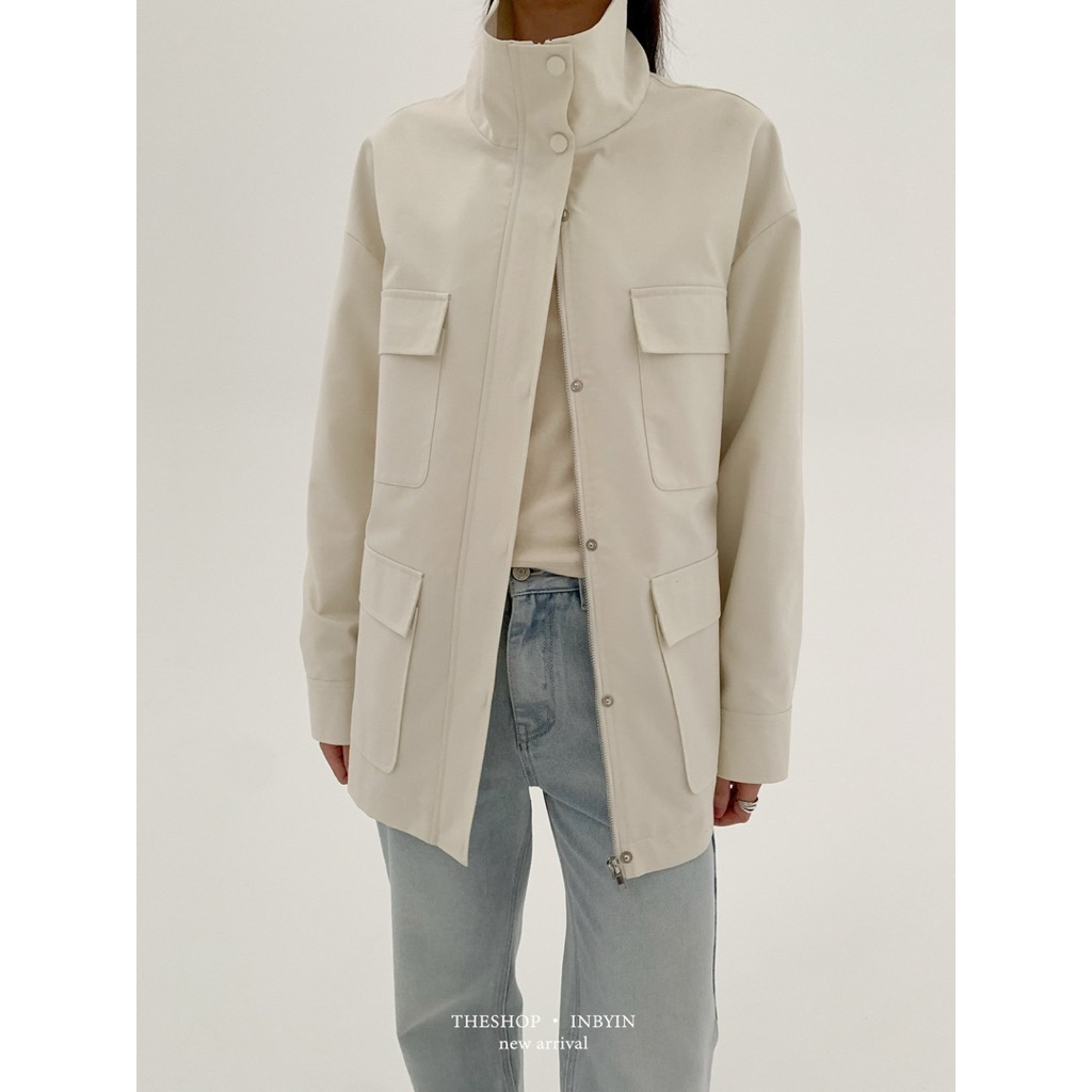 inbyin เสื้อแจ็กเก็ตคอตั้ง แต่งกระเป๋าหน้า ผ้าดีอยู่ทรงสวย (พรี 15 วัน)