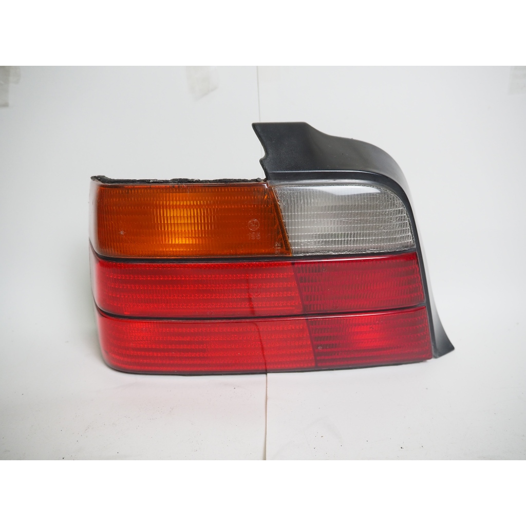 ไฟท้าย    BMW   E36  มือ 2