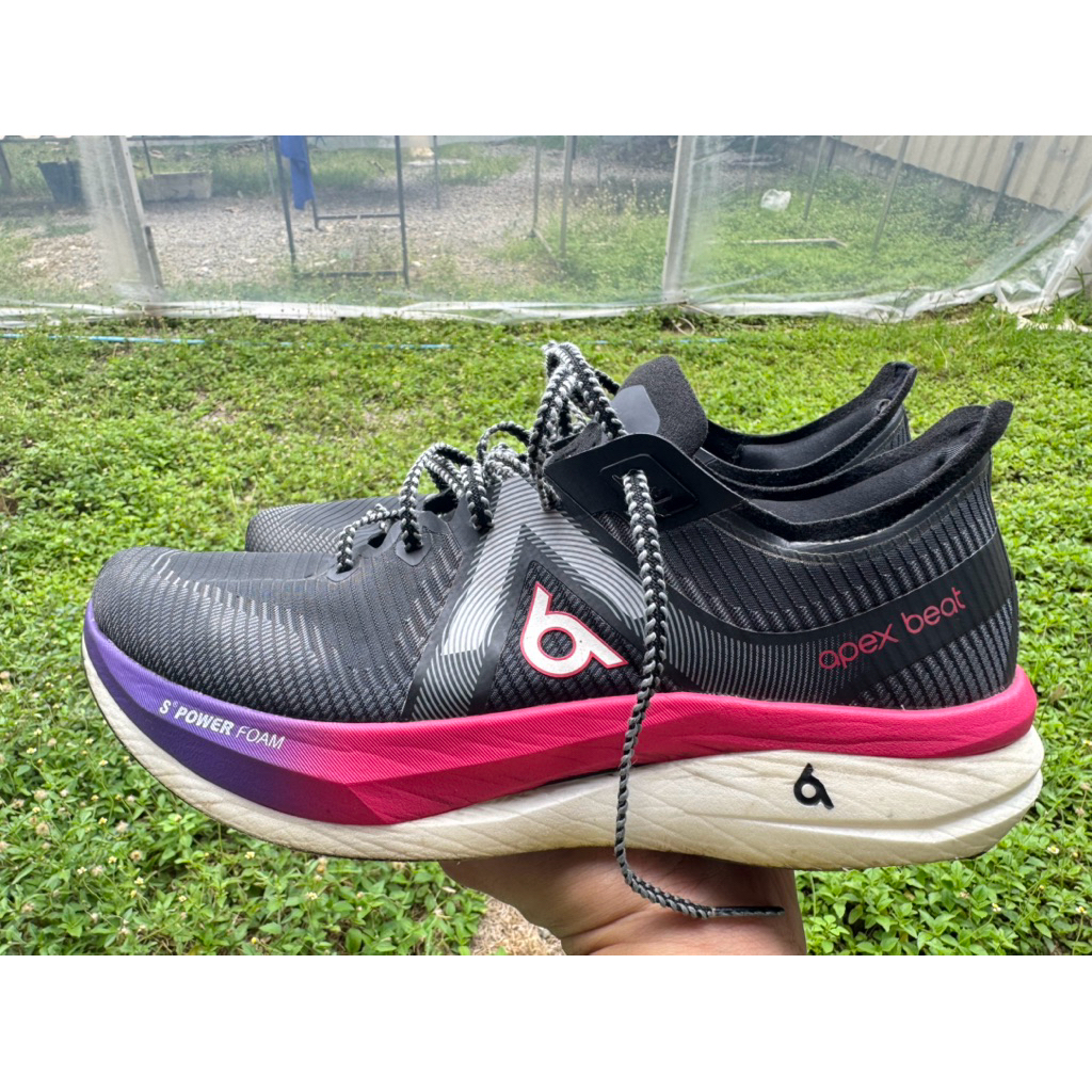 รองเท้า Apex Beat Swift สีดำ ไซร้47 ความยาว30.5cm