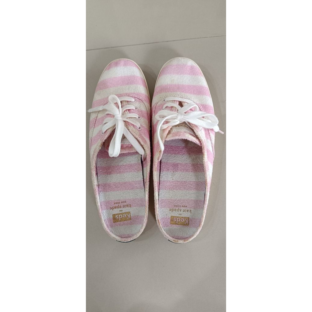 รองเท้าkate space มือ2สภาพใหม่ไซร์us7uk4.5eur37.5