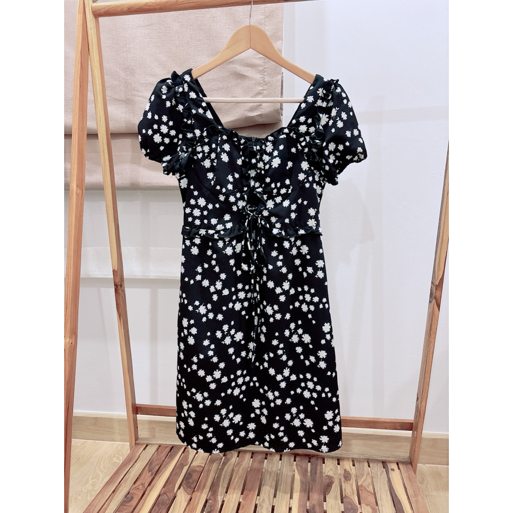 ส่งต่อ มินิเดรส แบรนด์ Iris boutique (มือสอง)