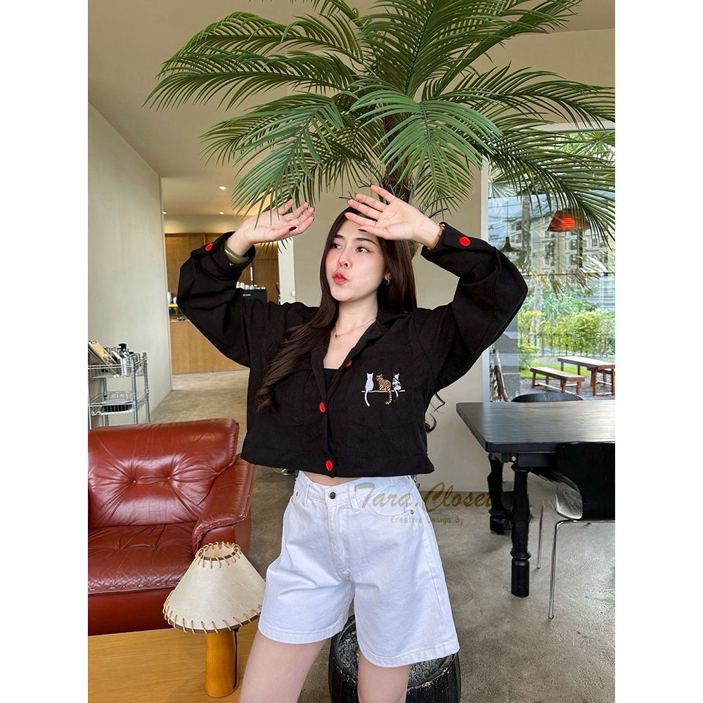 MR030 TARA Shirt Crop เสื้อเชิ้ต เสื้อครอป แขนยาว กระเป๋าหน้า 2 ข้าง ปักลายแมว เนื้อผ้าลูกฟูก