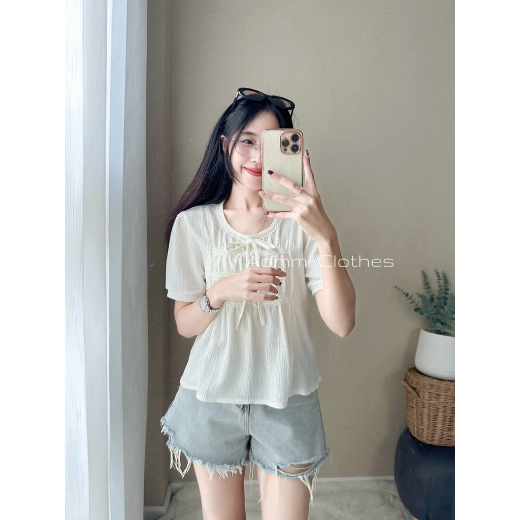 ˚ ༘♡ ⋆｡˚💗เสื้อคอกลมดีเทลลูกไม้ แต่งกระดุมสวย 💗˚ ༘♡ ⋆｡˚ ♡ อกถึง 36 ” ♡