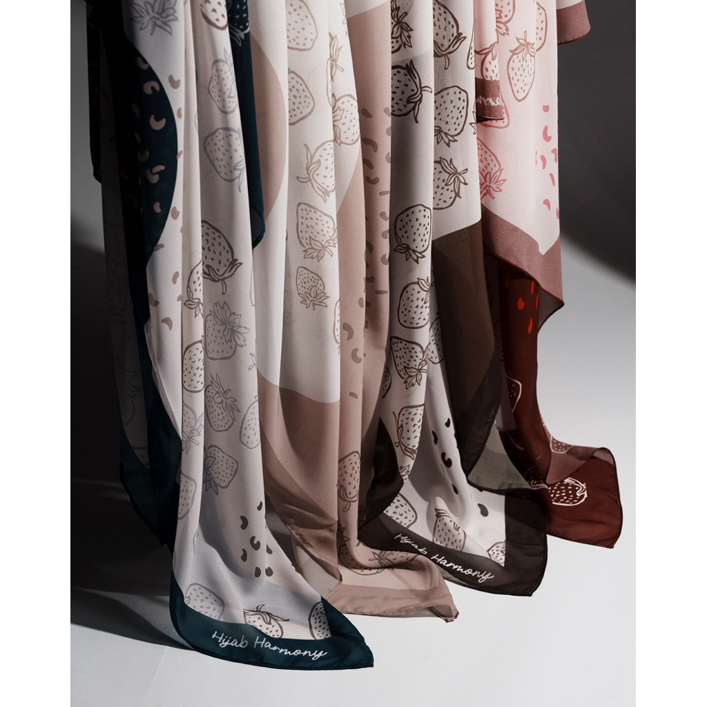 printed hijab “strawberry 01”