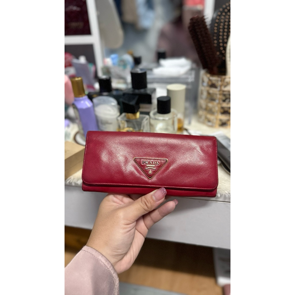 กระเป๋าสตางค์ prada มือสองของแท้