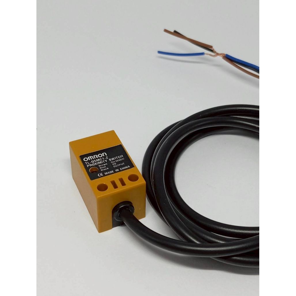 TL-Q5MC1-Z OMRON Proximity Switch 10-30VDC Output NPN NO พร็อกซิมิตี้เซนเซอร์ ตรวจจับโลหะ 3สาย ระยะจับ 5mm สายยาว 2m.