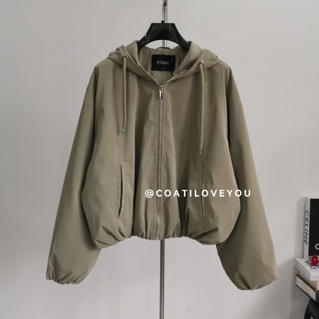 STUDIO​ OVERSIZE​D HOODED​ JACKET
