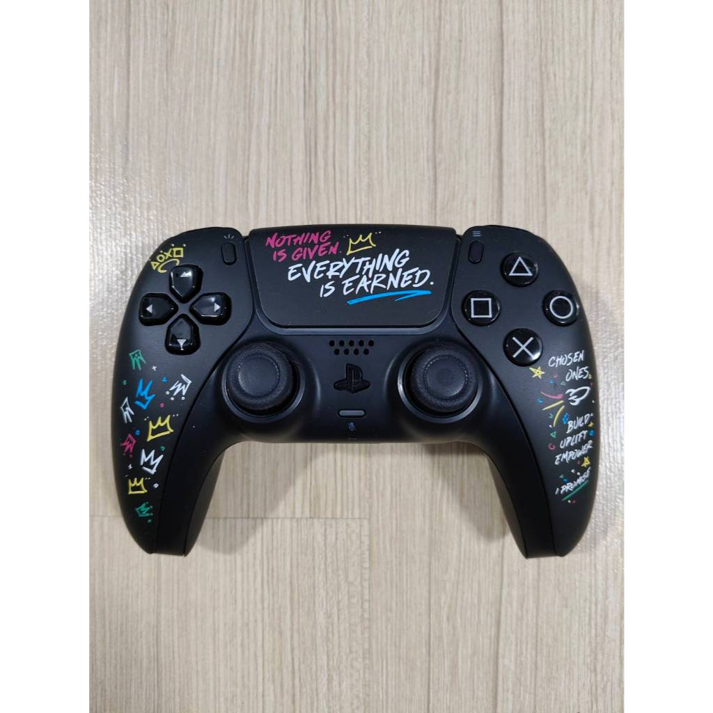 มือสอง จอย LeBron James Limited Edition DualSense Wireless Controller PS5 ของแท้ สภาพดี ไม่มีกล่อง L