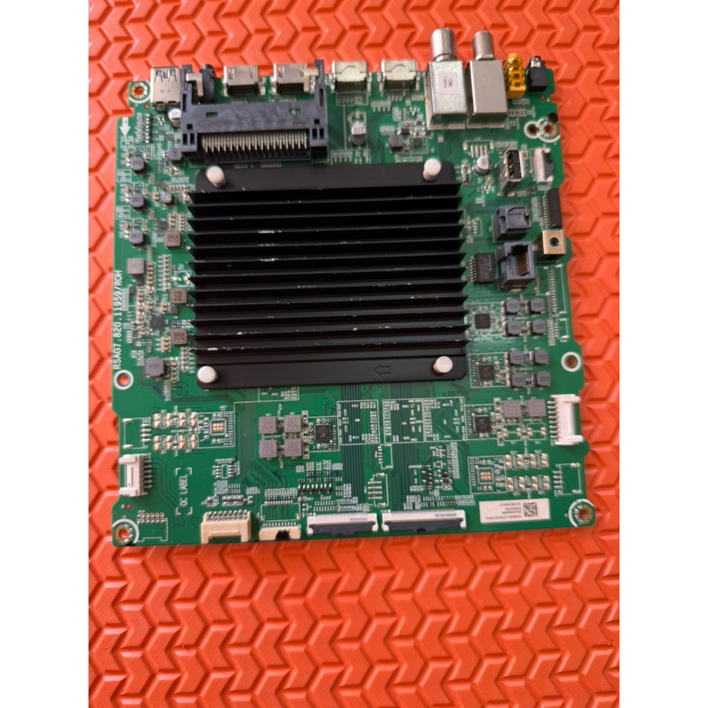 เมนบอร์ดทีวี Hisense รุ่น 65U8H พาสบอร์ด RSAG.820.11959/ROH