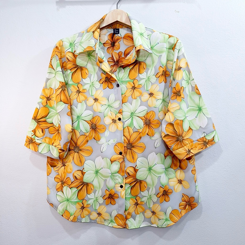 (เหลือสีส้ม) อก 44“ เสื้อเชิ้ตเเขนสามส่วน ผ่าหน้า ผ้าไหมอิตาลี ไม่ต้องรีด ลายดอก