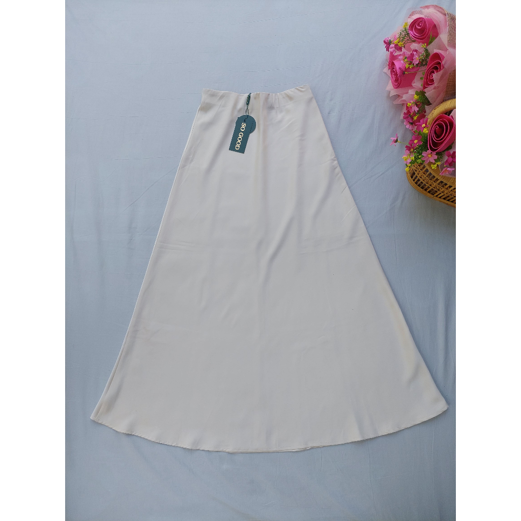 Sogood.brand รุ่น Vivian satin maxi skirt กระโปรงซาตินยาว มีซิปข้าง Size M กระโปรงมือ1