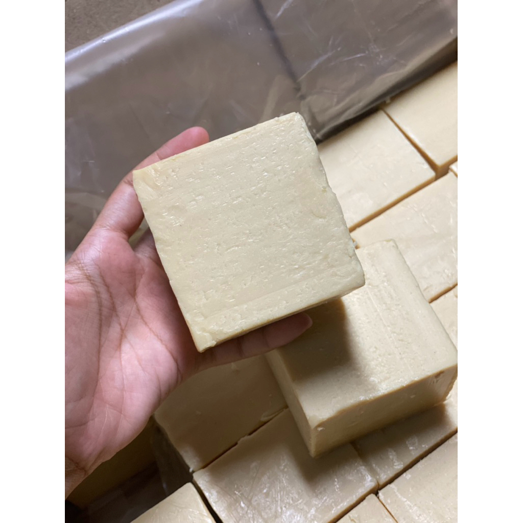 สบู่ซักผ้า สบู่ก้อนตราลูกเต๋า ซักผ้าสะอาดหมดจด พร้อมส่ง