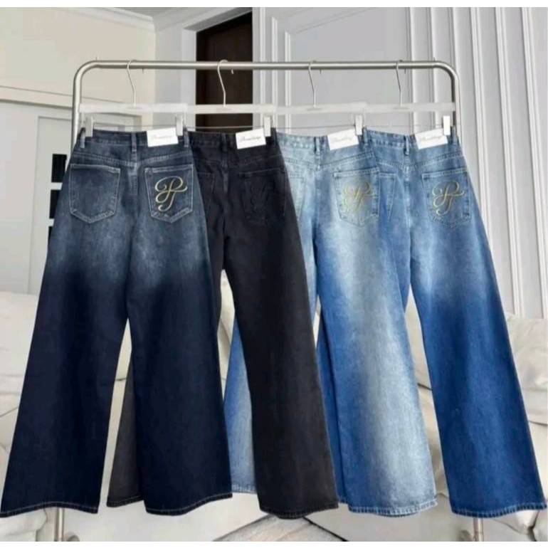 PTJ30297 Evan Ombre กางเกงยีนส์ขากระบอกกลางฟอกสีไล่สี Ombre ปัก PROMTHONG