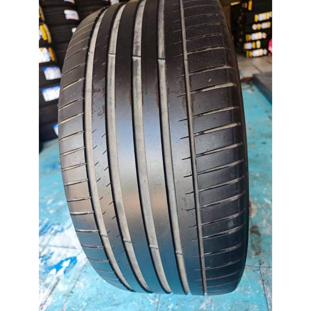 ยางเปอร์เซ็นต์ Michelin ขนาด  285 40 R22 ปี22 มีปะ ราคา 1,222 บาท