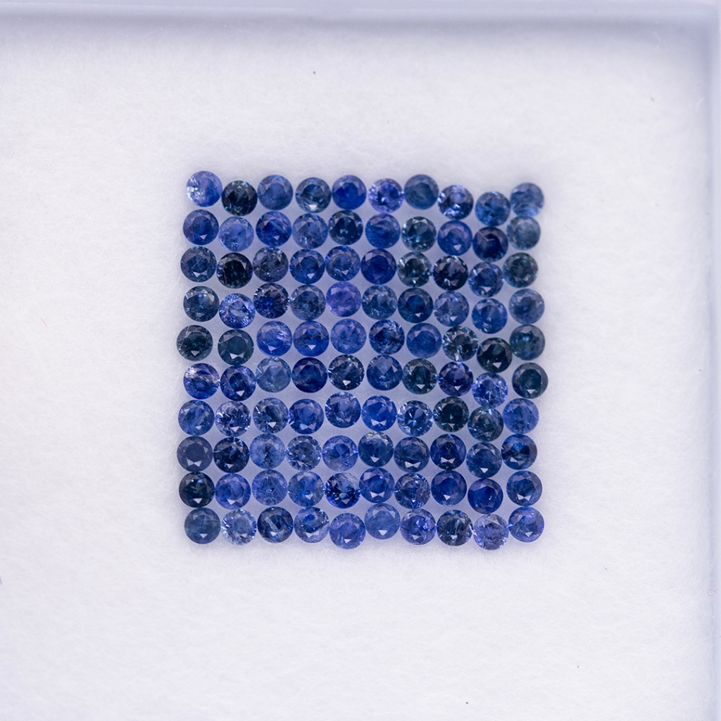 พลอยไพลิน พลอยแท้จากบ่อมาดากัสการ์ ขนาด 1 มิล จำนวน 100 เม็ด พลอยสีน้ำเงิน มีใบรับประกันจากทางร้าน