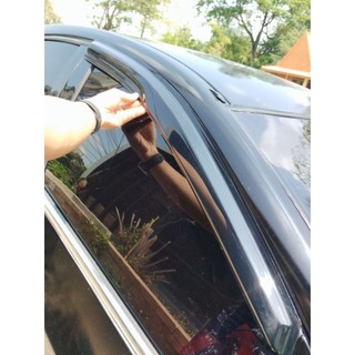 กันสาด chevrolet cruze สีดำ ด้านหลังเป็นกาวติดทับได้เลย