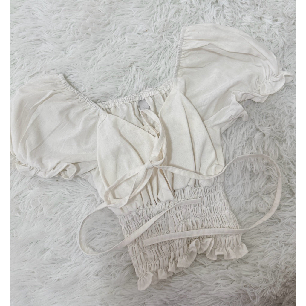 Acey Acey เสื้อแขนตุ๊กตาสีขาว น่ารักๆ 🤍