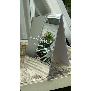 ป้ายสามเหลี่ยมตั้งพื้น aclyric mirror แปะสติ๊กเกอ
