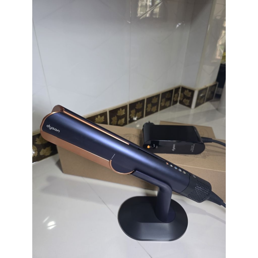 dyson airstrait มือสอง สีปรัสเซียนบลู / ริชคอปเปอร์