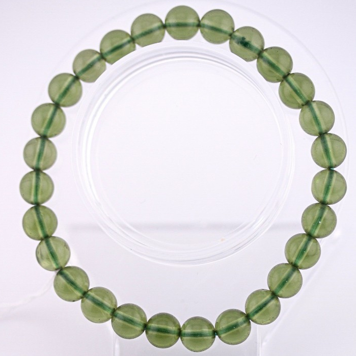 กำไลโมดาไวท์ (Moldavite)  สัมผัสมนตร์เสน่ห์หินอัญมณีจากอุกกาบาตแท้