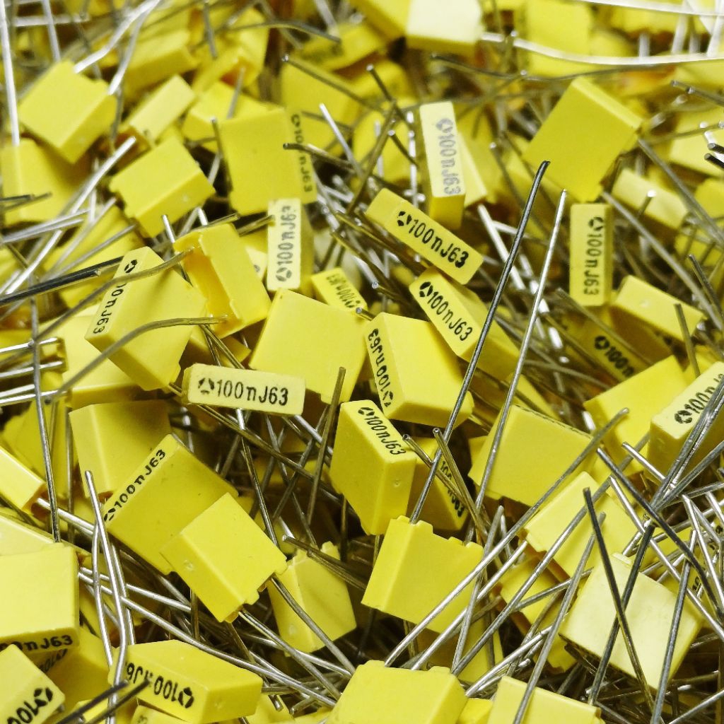 0.1uf 100nf 104 63v (ราคา10ตัว) polyester film capacitor ตัวเก็บประจุ คาปาซิเตอร์ ระยะขา 5 มม mm