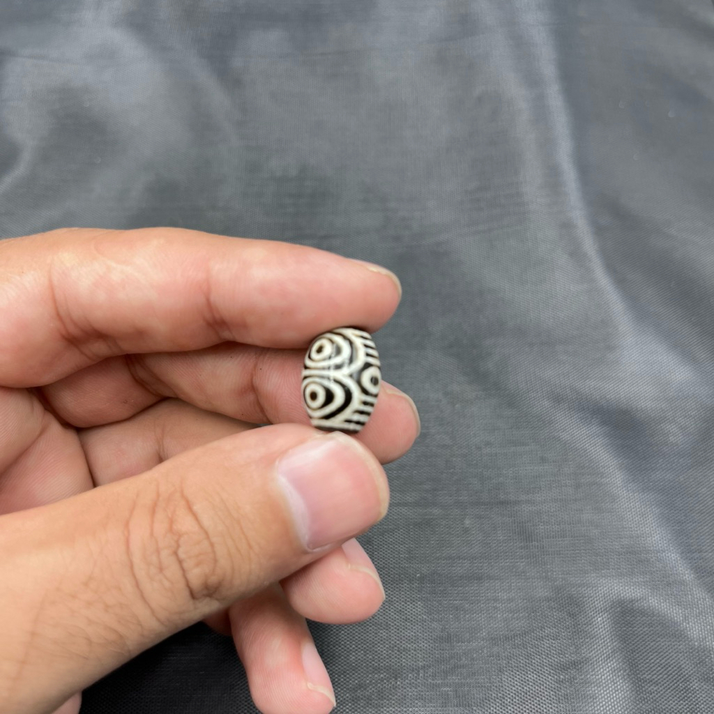 Mini Tibetan Dzi Beads Multi-Eye Protection | ลูกปัดดีซีทิเบต ขนาดเล็ก ลายหลายตา เสริมโชคลาภ และป้อง