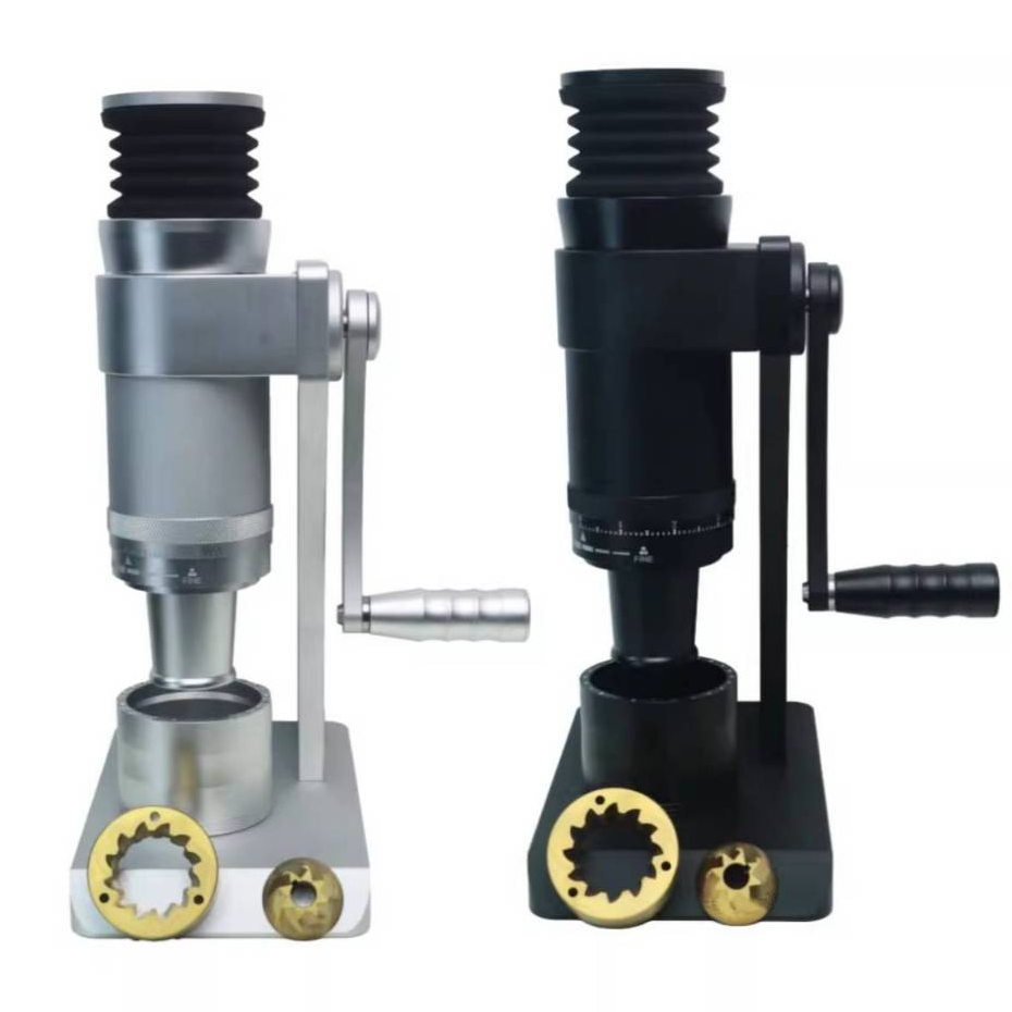 เครื่องบดกาแฟแบบมือหมุน 63มม.(เคลือบไทเทเนียม) Hand-cranked coffee grinder