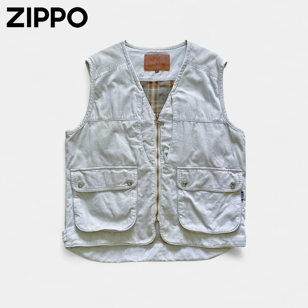 เสื้อกั๊กมือสอง Zippo สีเทาอ่อน ผ้าลูกฝูก งานเก่าวัสดุอย่างดี งานละเอียด อก 42 สภาพดี ไม่มีตำหนิ