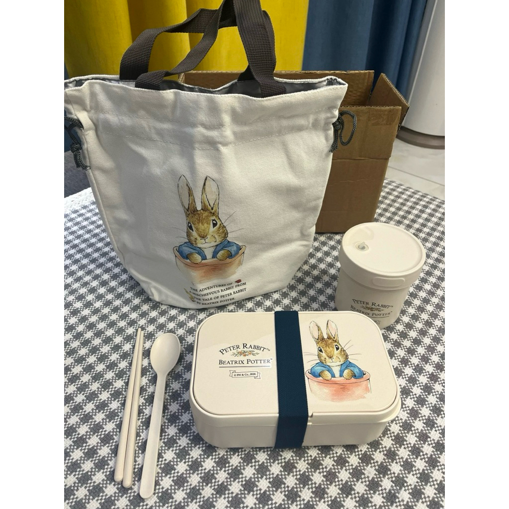 lunch box Peter rabbit 🐰 🥰 น่ารักกกมาเป็น set