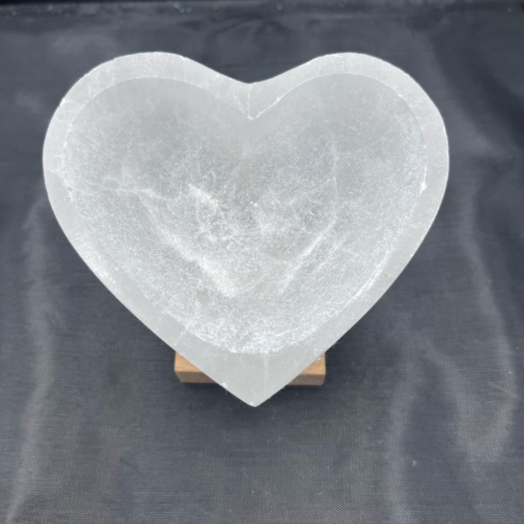 Selenite Heart Bowl | ถ้วยหินเซเลไนต์แท้ทรงหัวใจ ขนาด 12–13 ซม. ชำระพลังหินและของตกแต่ง