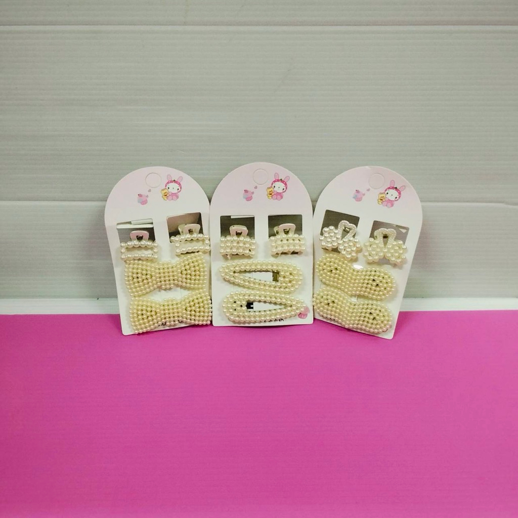 (ยกโหล 12 แผง) No.1565 กิ๊บมุก กิ๊บติดผม หนึ่งแผง ได้สี่ชิ้น ได้ทั้งหมด 12 แผง