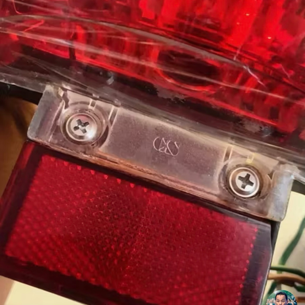 น๊อตยึดไฟท้าย เวฟ 125R ,W125S เลส กลึงมือ หัวแฉก M4x20 (ราคาต่อ2ตัว)