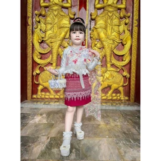 ชุดไทยเด็ก แต่ระบายลูกไม้ มีสไบปักดอกไม้ 3D