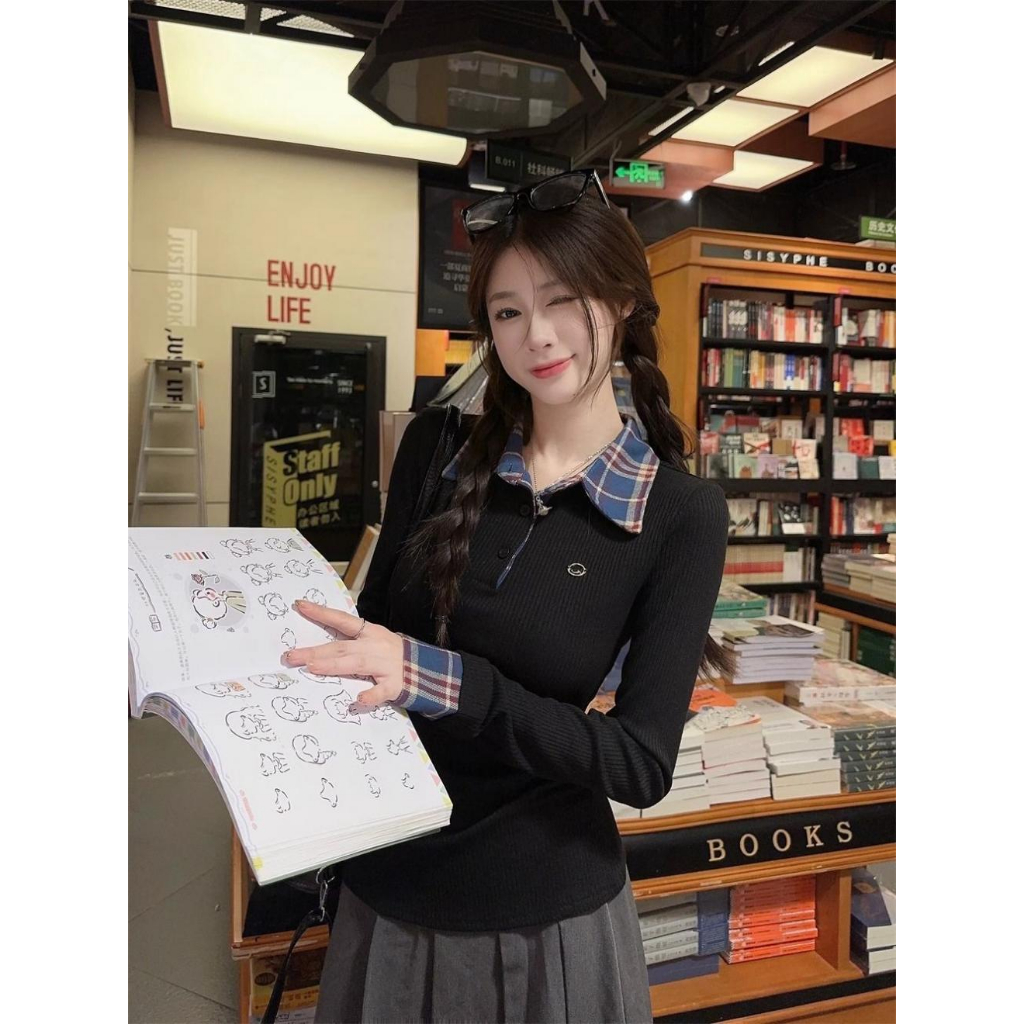 เสื้อแขนยาว ผ้าร่อง สีดำ คอปกกระดุม ต่อผ้าลายสก็อต มีโลโก้ เข้ารูป สไตล์ Preppy แฟชั่นเกาหลี #1772 - รูปที่ 3