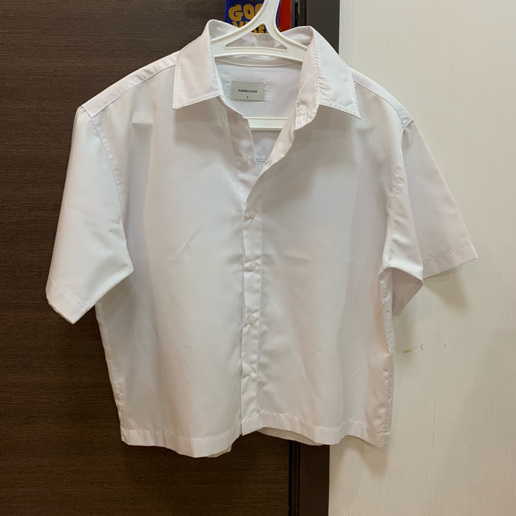 เสื้อเชิ้ตสีขาวแขนสั้นทรงครอป Pleased&Plain ไซส์ L อก 44 นิ้ว ยาว 23 นิ้ว