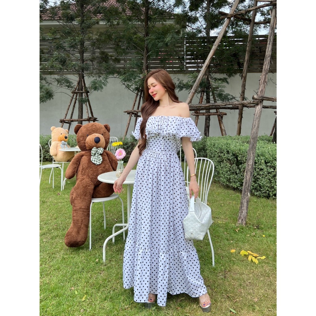 havanasพร้อมส่ง ชุดเดรสยาวปาดไหล่ ชุดเดรสกระโปรงยาวช่วงอกแต่งระบายสีสวยมาก ชุดไปทะเล ชุดเกาะอก