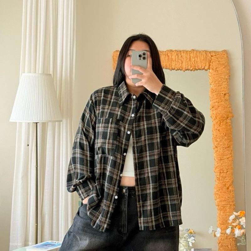 Cady Oversized Shirts เสื้อเชิ้ตแขนยาว โอเวอร์ไซส์ ลายริ้ว มีขนาดเดียว อก 60 นิ้ว ( กระดุมดอกไม้ )