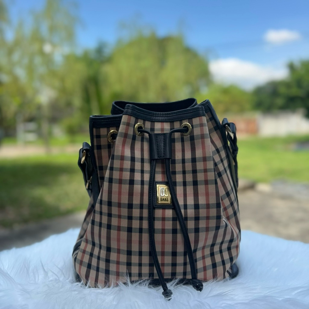 กระเป๋าสะพายทรงขนมจีบ Daks