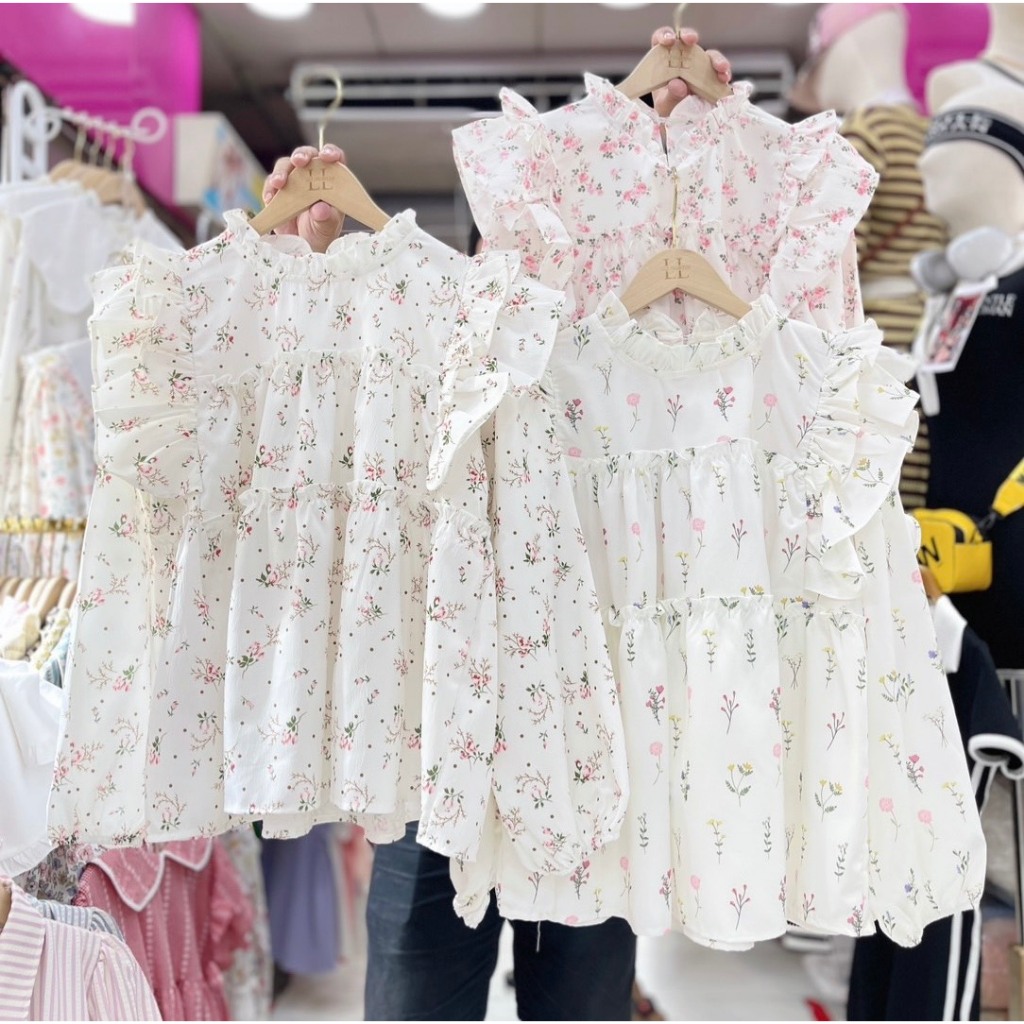 ป้าย Lilly เสื้อผ้าครัชพิมพ์ลายต่อชั้น ระบายแขนจับจีบ อก 42 นิ้ว