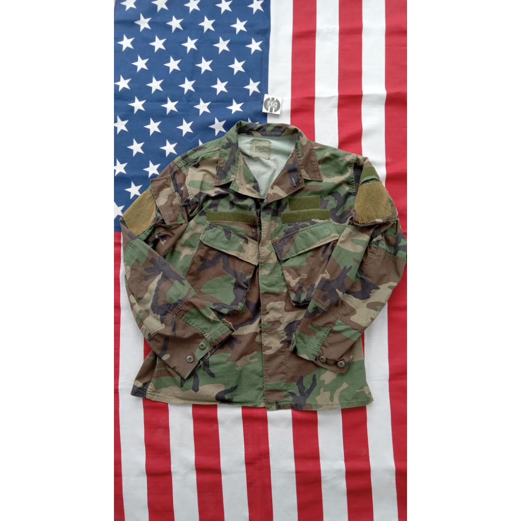 เสื้อคลุมทหาร Raid BDU "US M81 Woodland" ผ้าเรียบสไตล์ SOF Size Large-Regular (LR) Made In USA