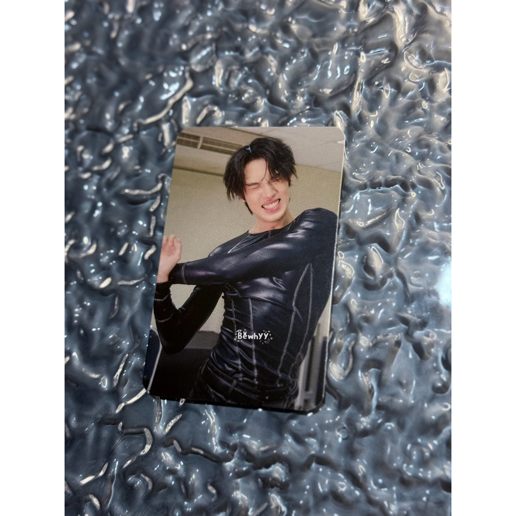 การ์ดสุ่ม Backstage คอนเสิร์ต BUS จาก Beneath The Light Photobook การ์ดอลัน