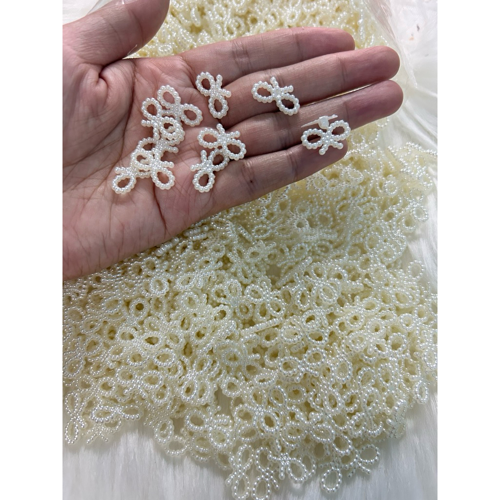 โบวจิ๋ว ไข่ปลากลม สีครีม 300ชิ้น100บาท